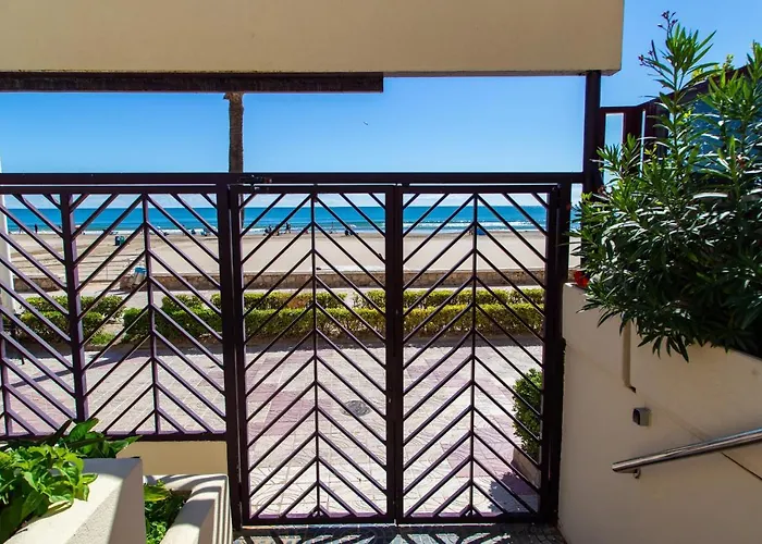 Florazar Beachfront * 쿠엘라